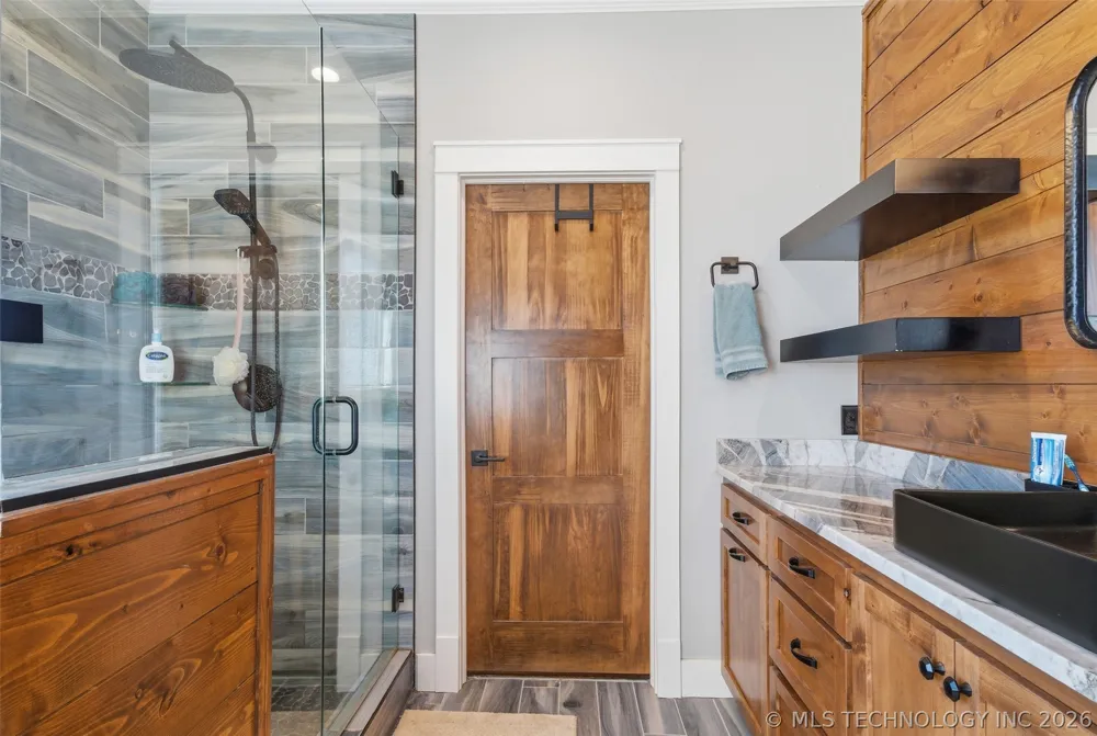 6501 E 370 ROAD Oologah, OK 74053