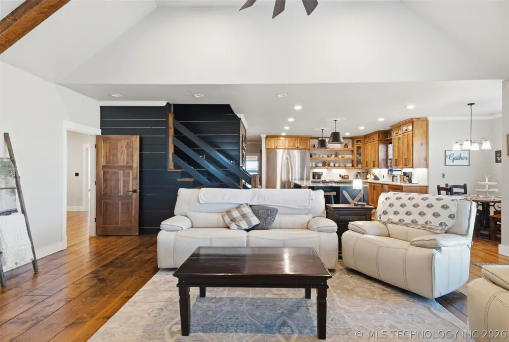 6501 E 370 ROAD Oologah, OK 74053