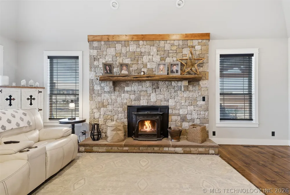 6501 E 370 ROAD Oologah, OK 74053