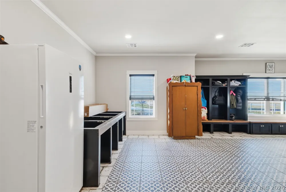 6501 E 370 ROAD Oologah, OK 74053