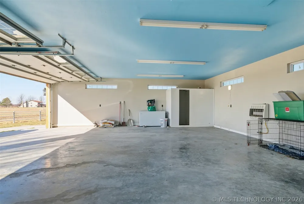 6501 E 370 ROAD Oologah, OK 74053