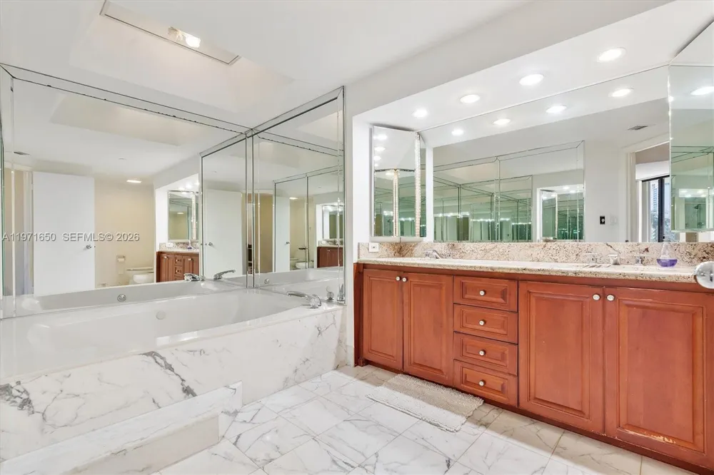20191 E Country Club Dr #510 Aventura, FL 33180