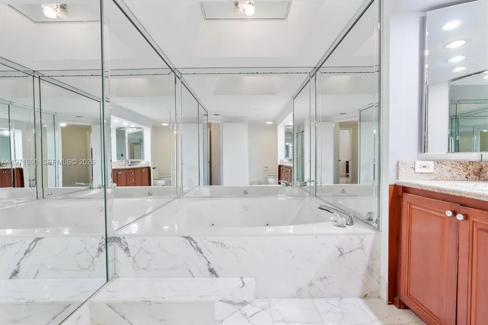 20191 E Country Club Dr #510 Aventura, FL 33180