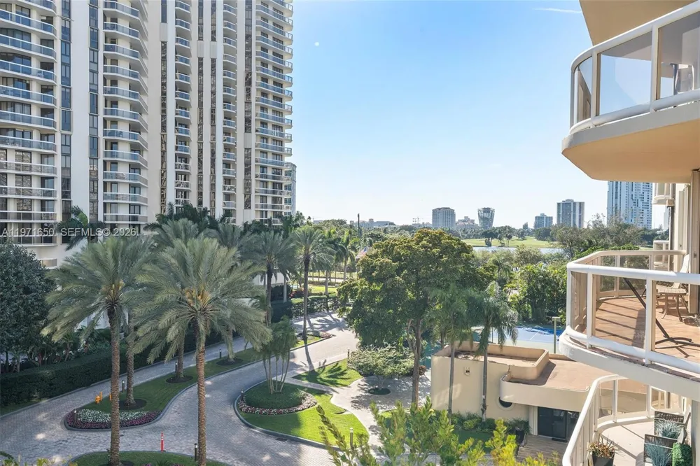 20191 E Country Club Dr #510 Aventura, FL 33180
