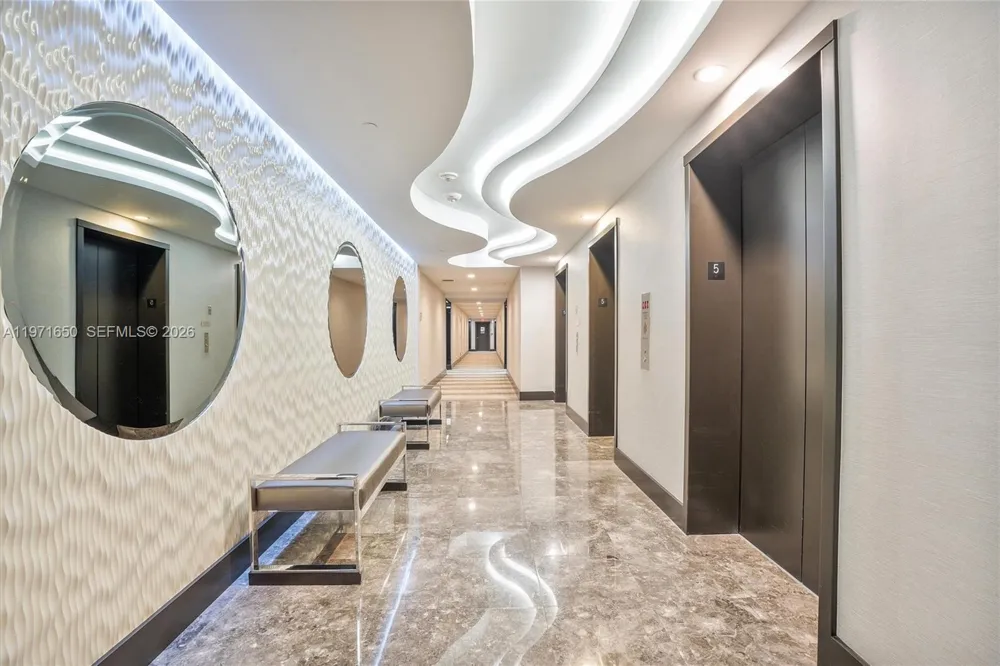 20191 E Country Club Dr #510 Aventura, FL 33180