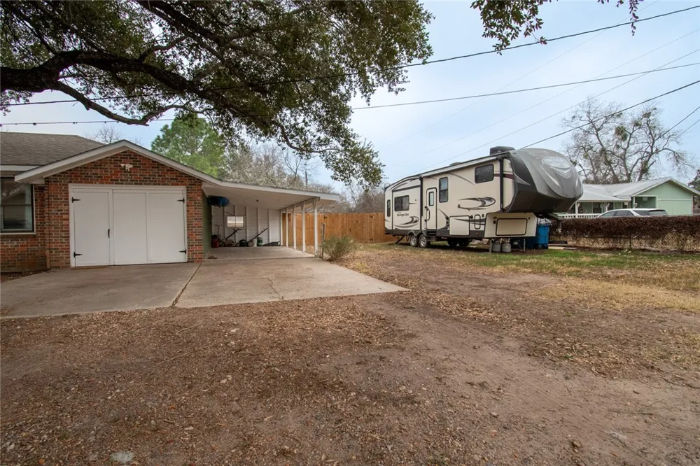1711 Washington Street Beeville, TX 78102