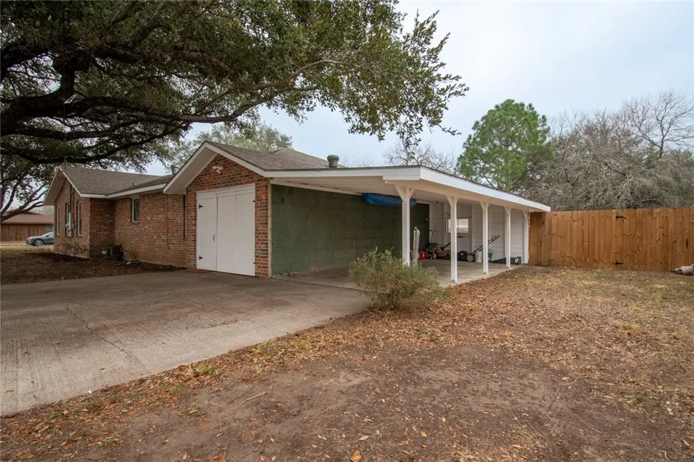 1711 Washington Street Beeville, TX 78102