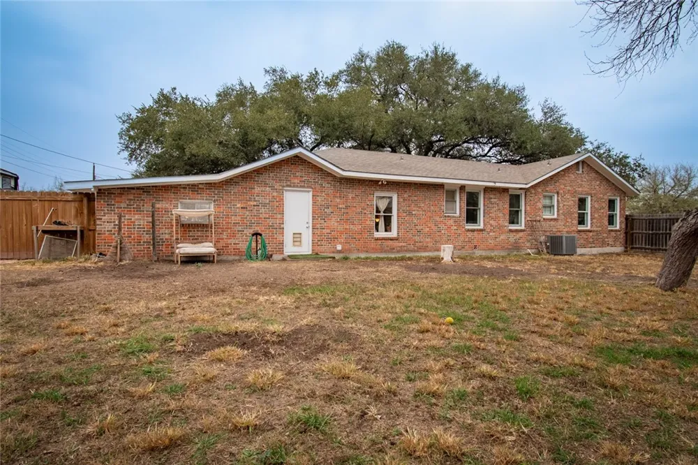 1711 Washington Street Beeville, TX 78102