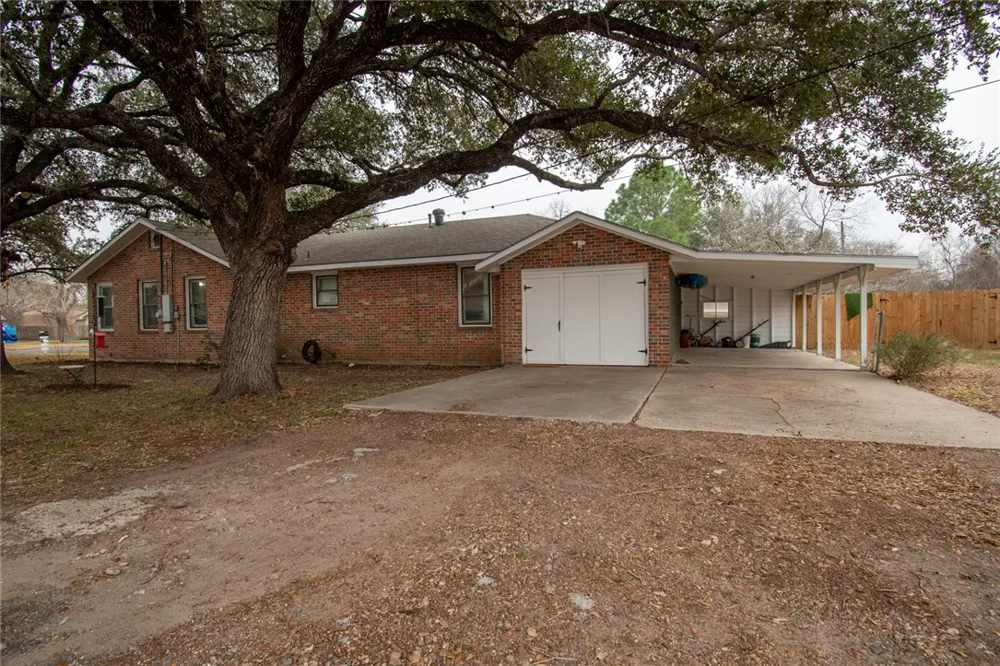 1711 Washington Street Beeville, TX 78102
