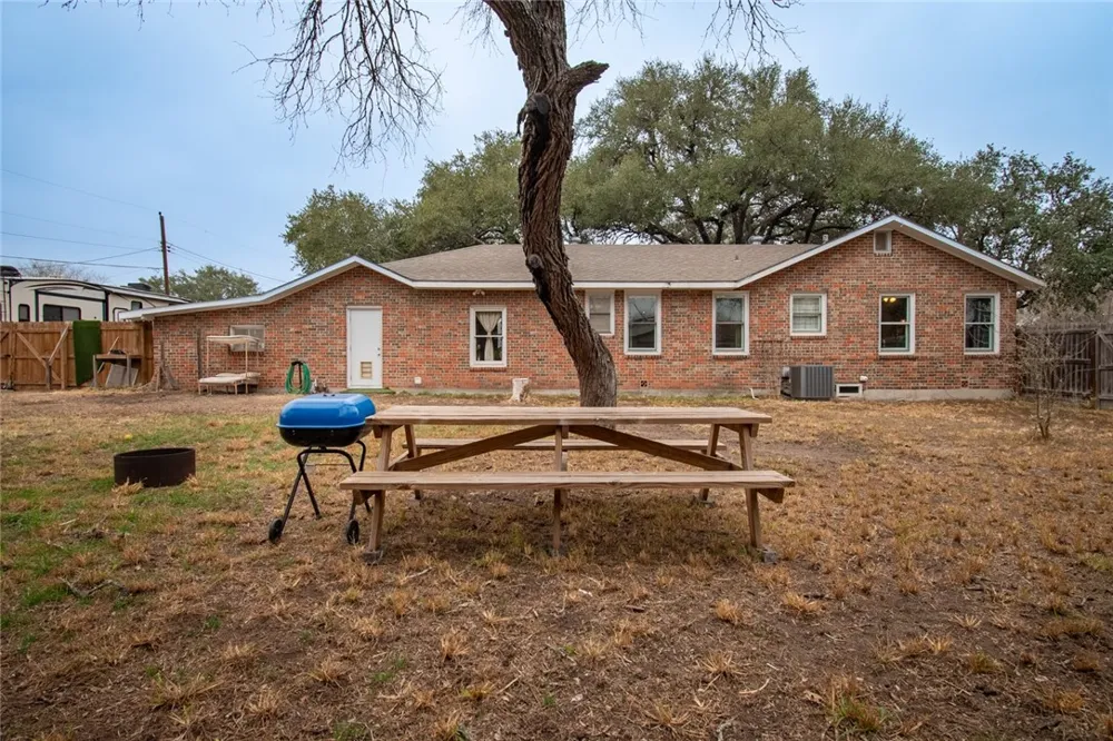 1711 Washington Street Beeville, TX 78102