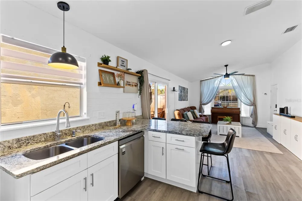 421 HORIZON DRIVE Winter Springs, FL 32708