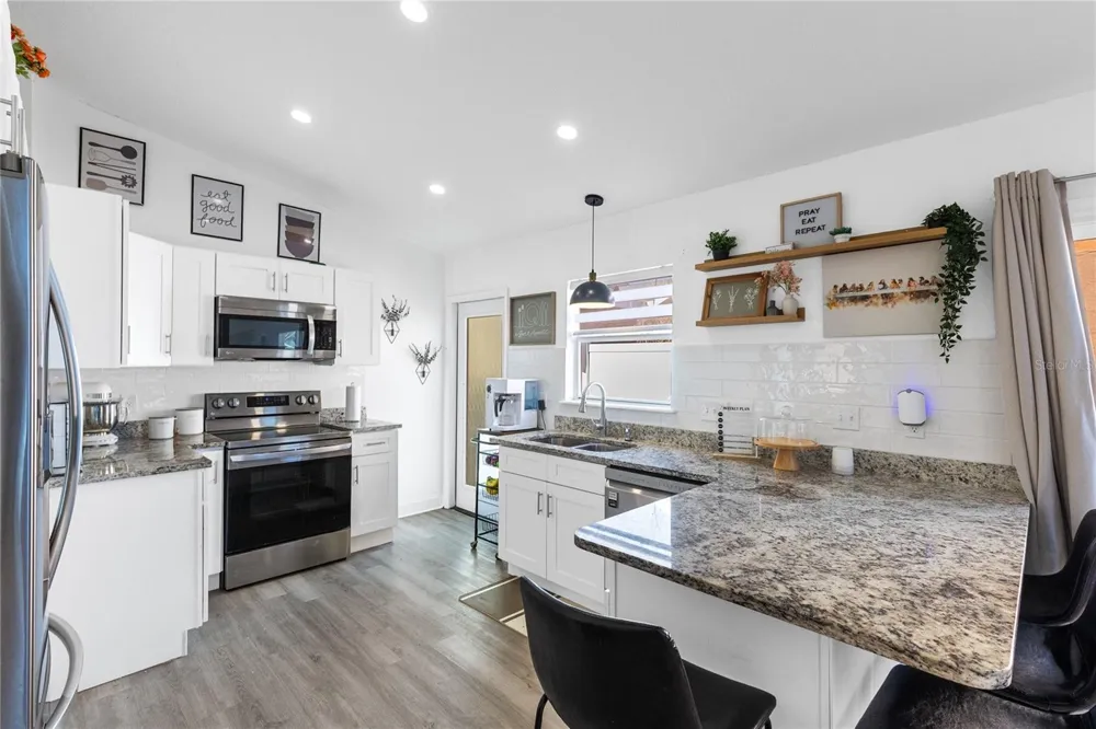 421 HORIZON DRIVE Winter Springs, FL 32708