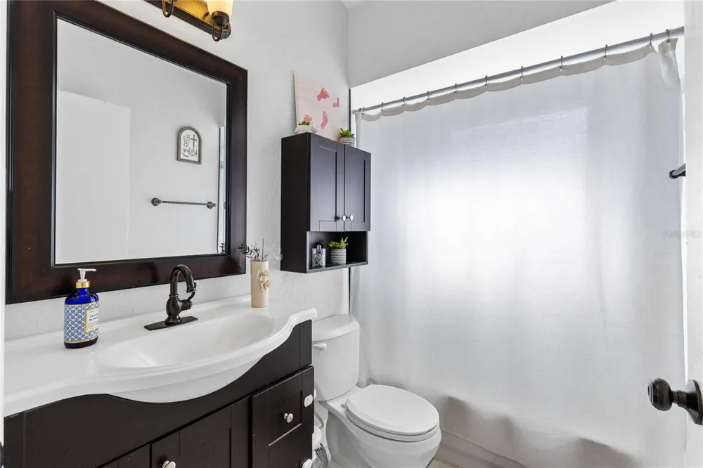 421 HORIZON DRIVE Winter Springs, FL 32708
