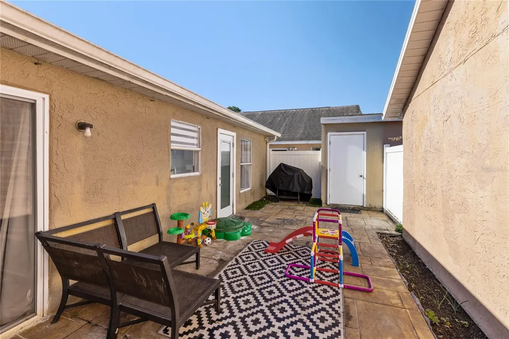 421 HORIZON DRIVE Winter Springs, FL 32708