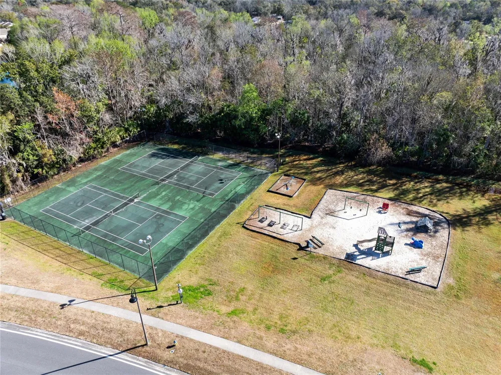 421 HORIZON DRIVE Winter Springs, FL 32708