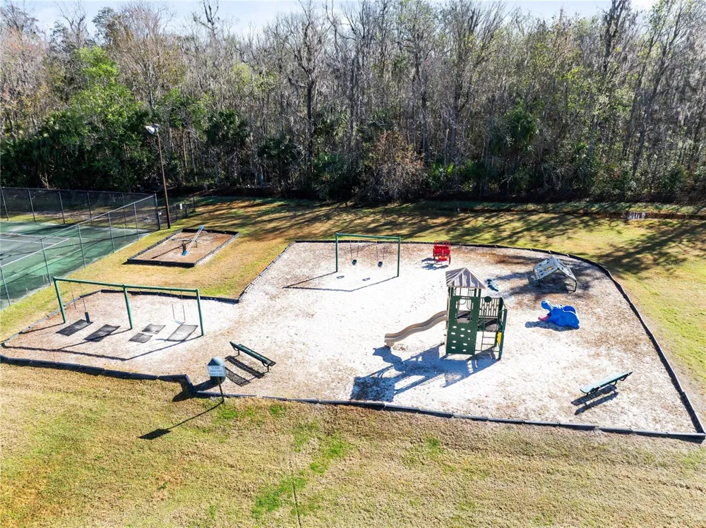 421 HORIZON DRIVE Winter Springs, FL 32708