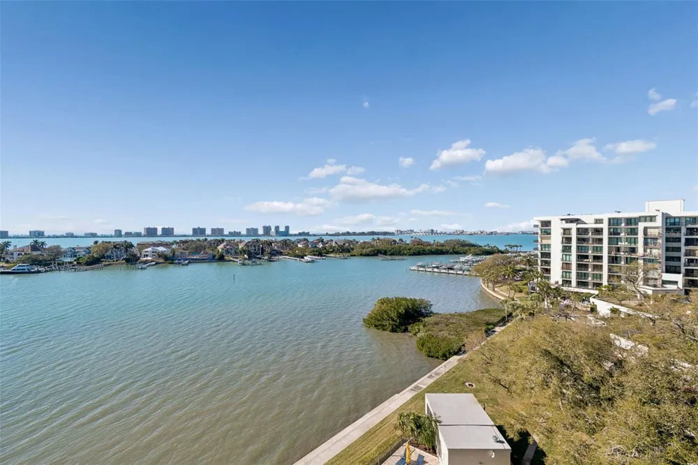 4 BELLEVIEW BOULEVARD #701 Belleair, FL 33756