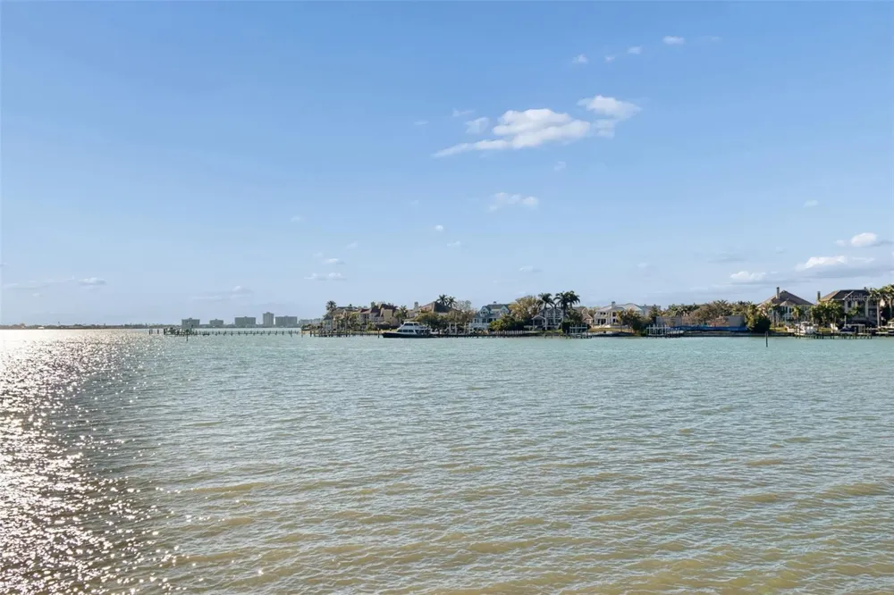 4 BELLEVIEW BOULEVARD #701 Belleair, FL 33756