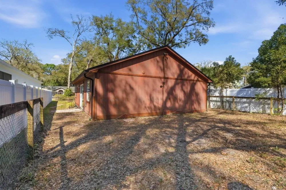 25130 ENSLEY ROAD Sorrento, FL 32776