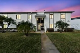 104 E CYPRESS COURT #104