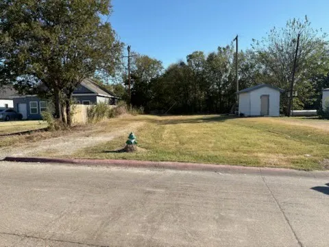 1002 S Smith Street Ennis, TX 75119