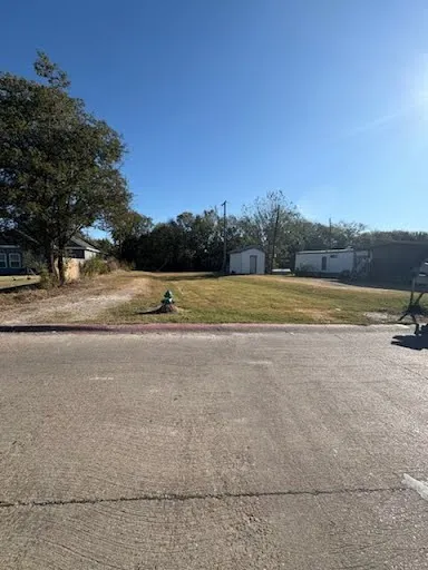 1002 S Smith Street Ennis, TX 75119