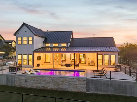 1100 Creekview Cove