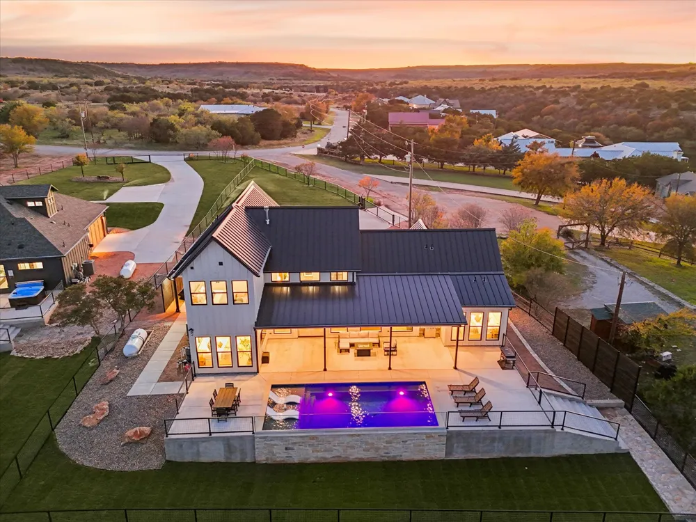 1100 Creekview Cove Strawn, TX 76475