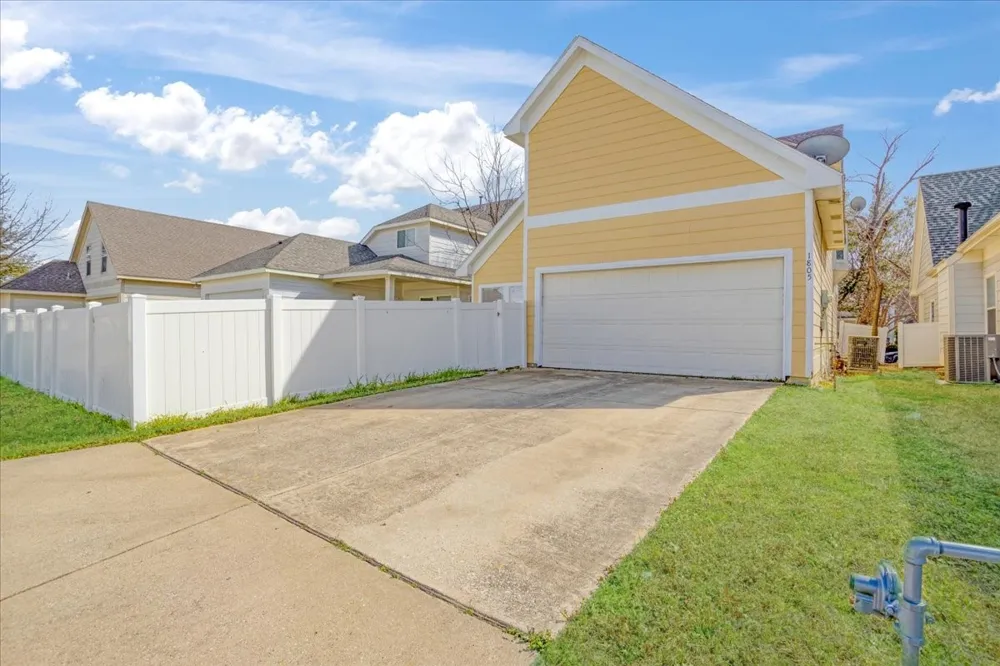 1805 Azalea Drive Savannah, TX 76227
