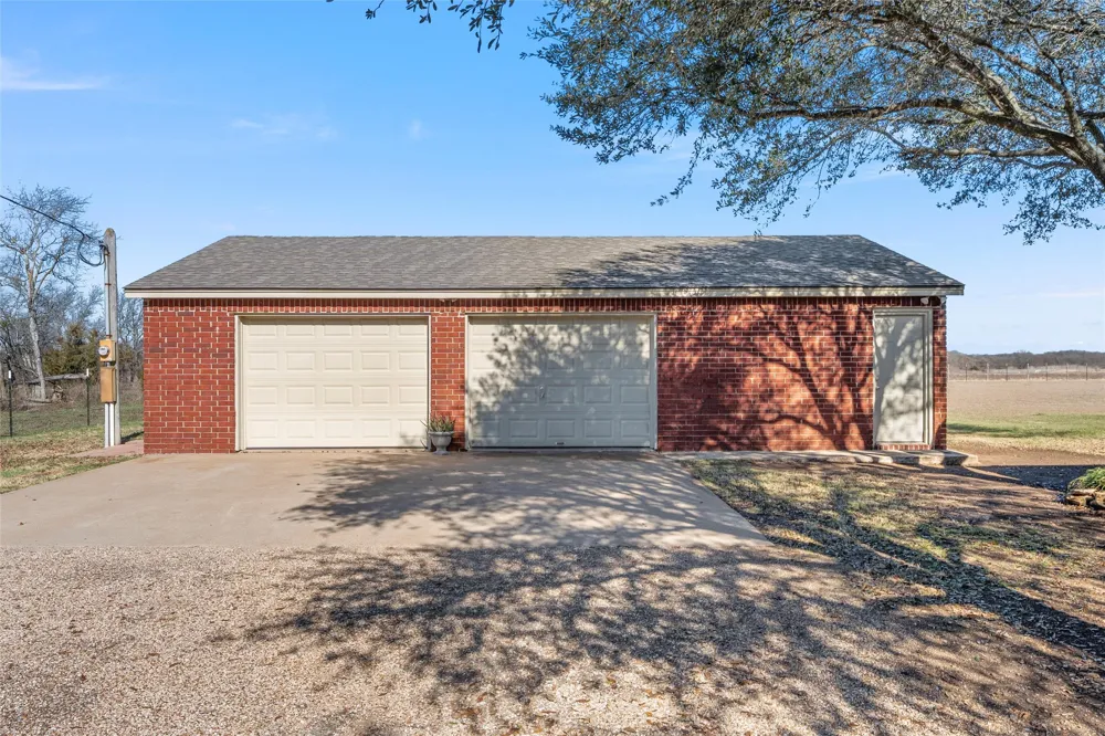 231 Trlica Road West, TX 76691