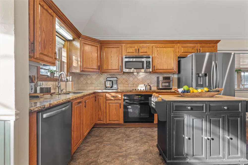 231 Trlica Road West, TX 76691