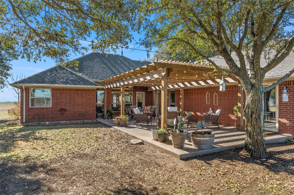 231 Trlica Road West, TX 76691