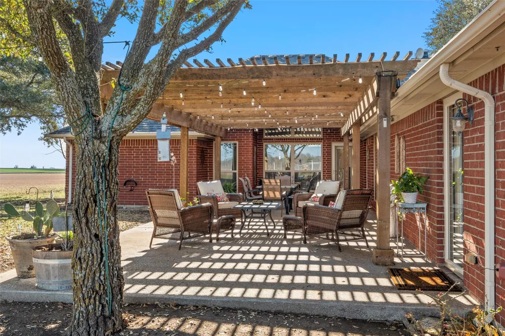 231 Trlica Road West, TX 76691