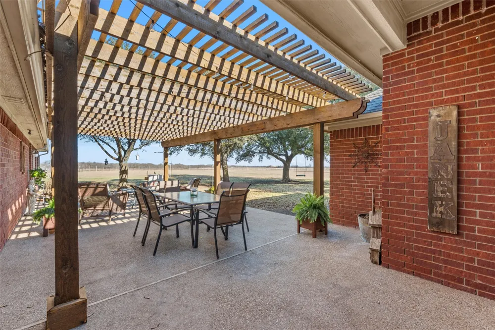 231 Trlica Road West, TX 76691