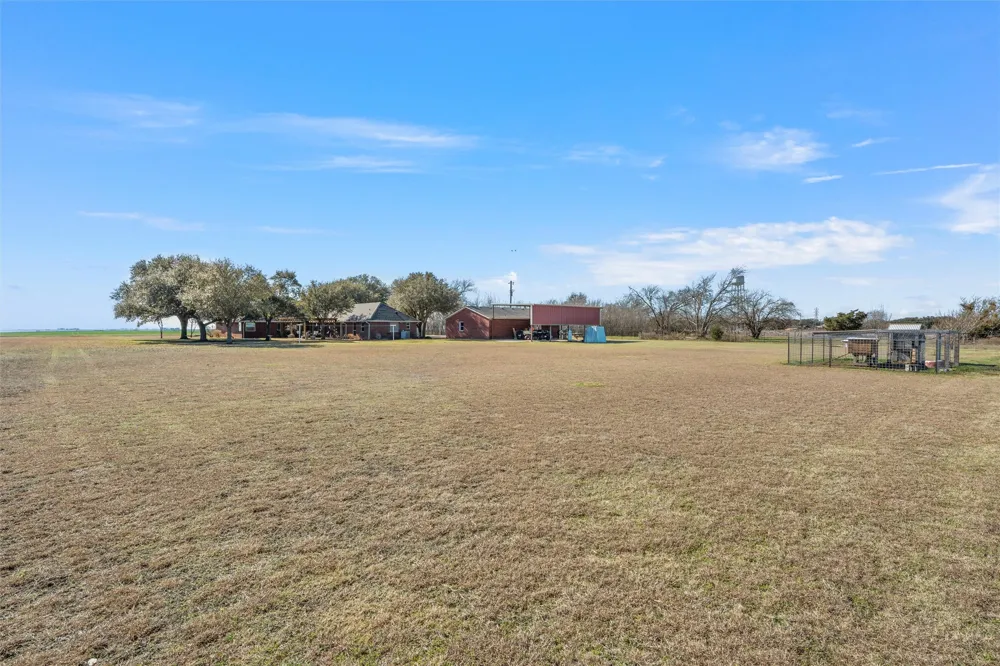 231 Trlica Road West, TX 76691