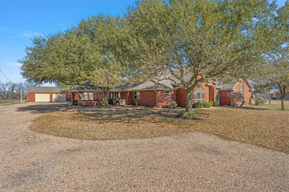 231 Trlica Road West, TX 76691