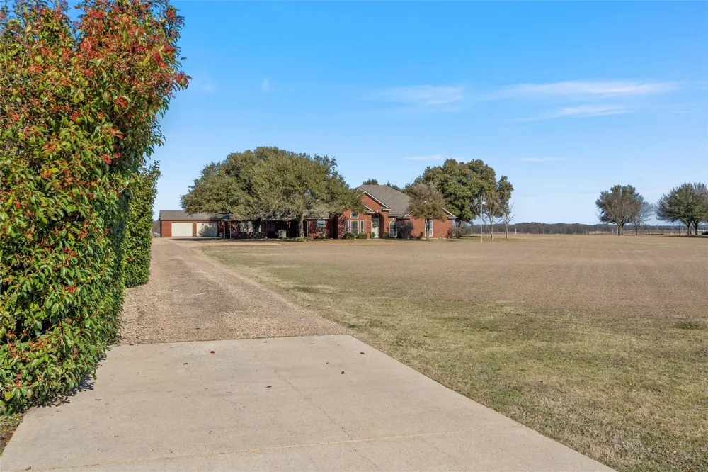 231 Trlica Road West, TX 76691