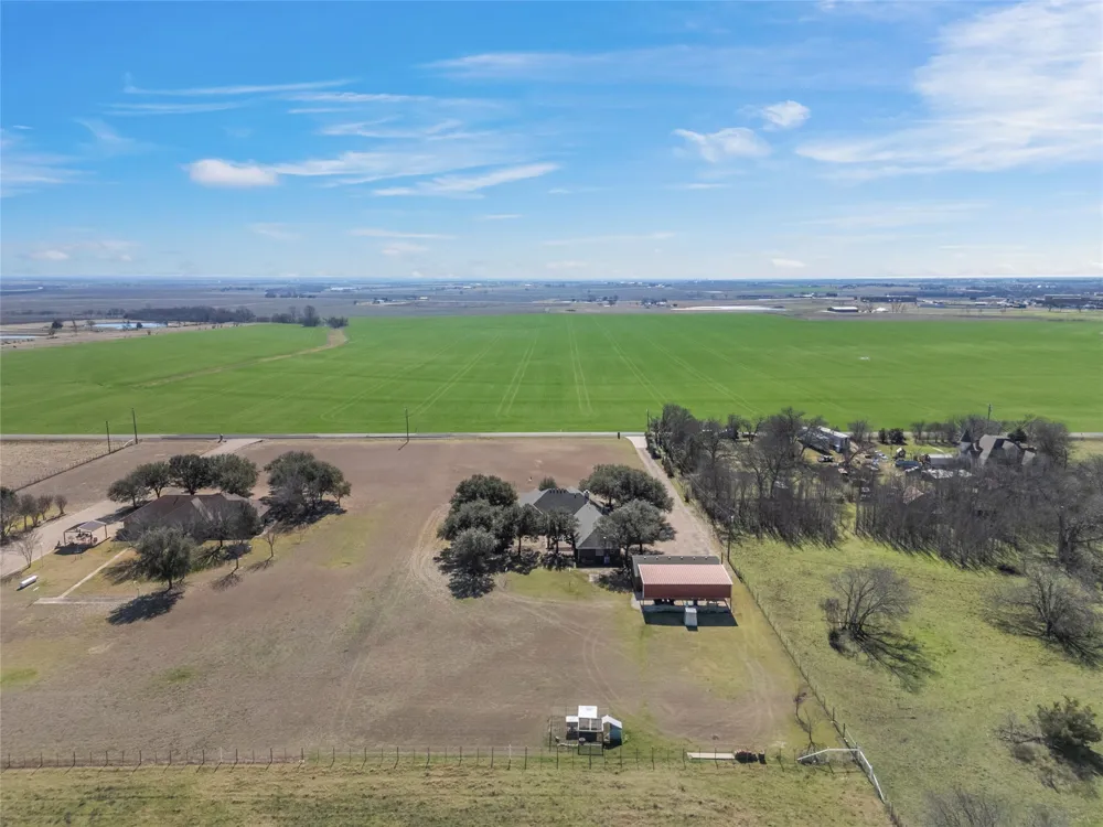 231 Trlica Road West, TX 76691
