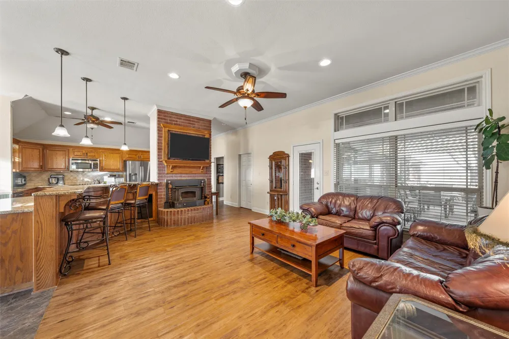 231 Trlica Road West, TX 76691