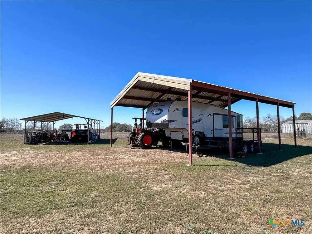 1174 Charco Road Tuleta, TX 78162