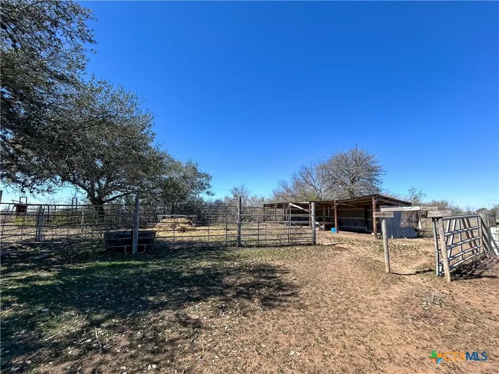 1174 Charco Road Tuleta, TX 78162