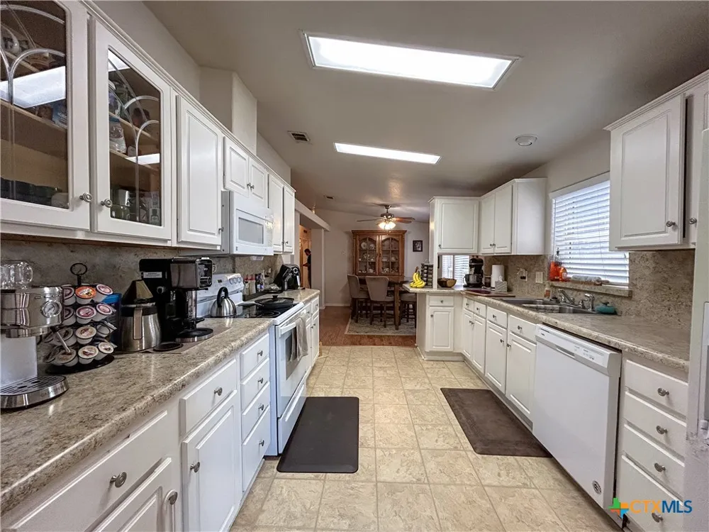 1174 Charco Road Tuleta, TX 78162