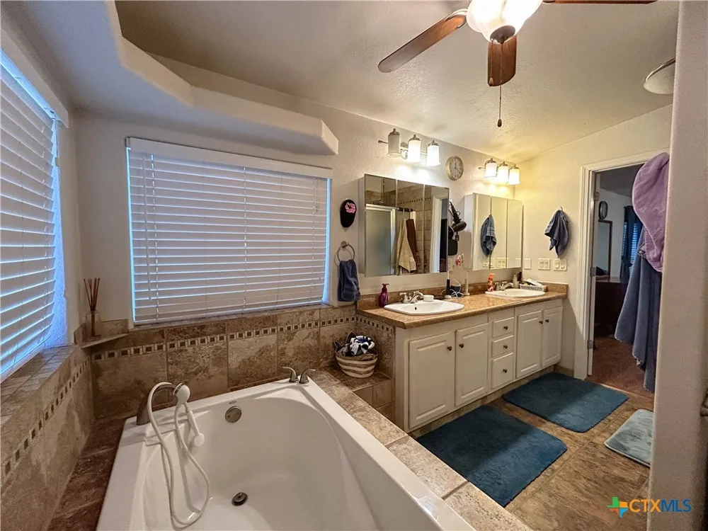 1174 Charco Road Tuleta, TX 78162