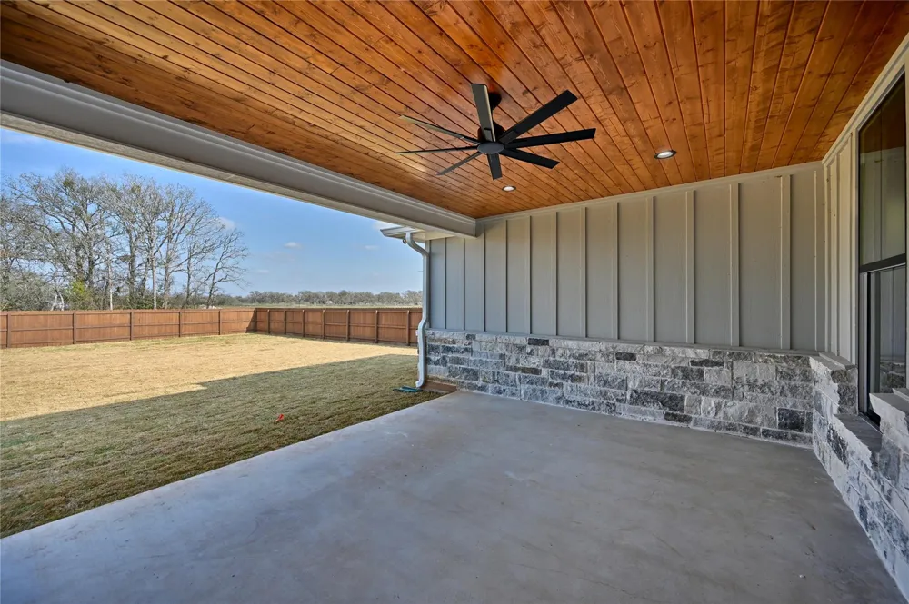 746 Lake Day Drive Somerville, TX 77879