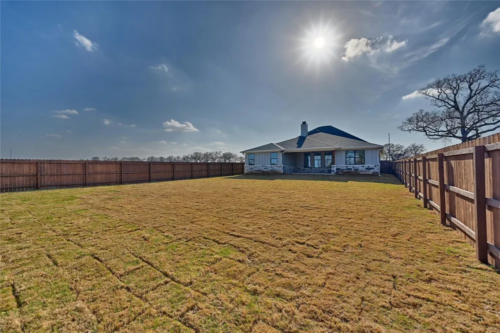 746 Lake Day Drive Somerville, TX 77879