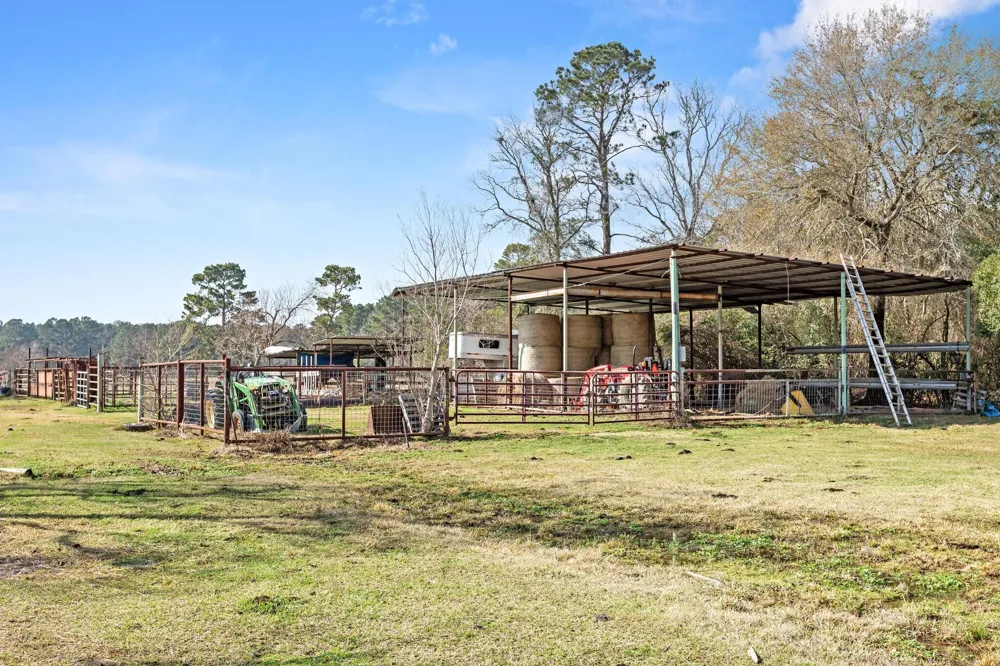 1589 Fm 163 Road Cleveland, TX 77327