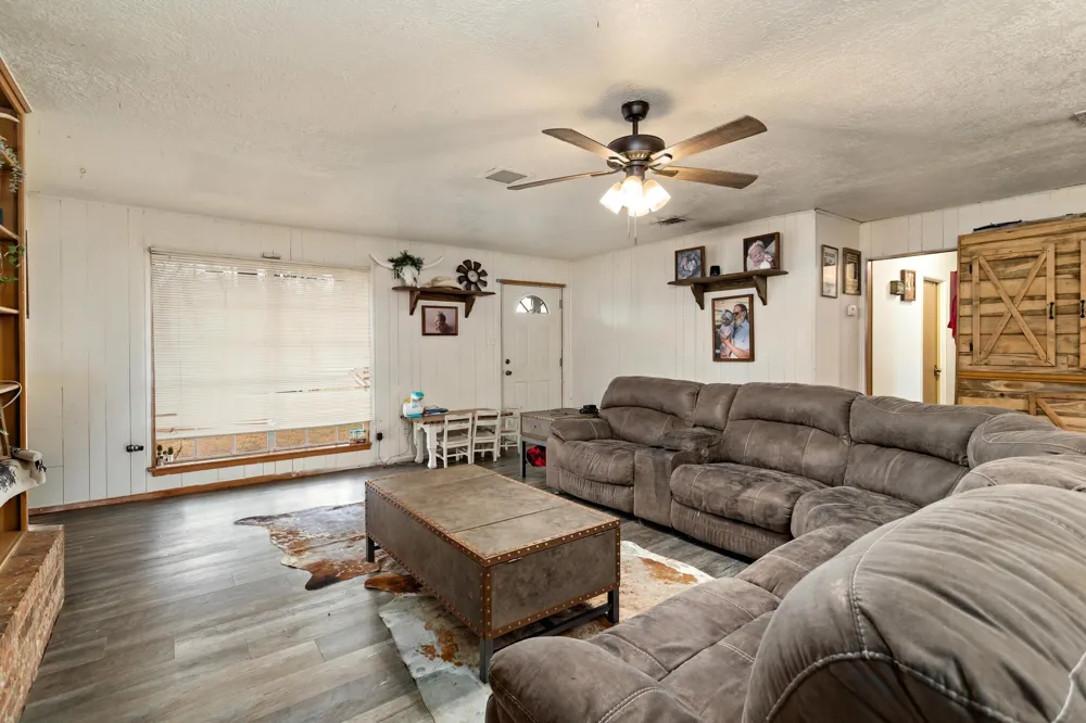 1589 Fm 163 Road Cleveland, TX 77327