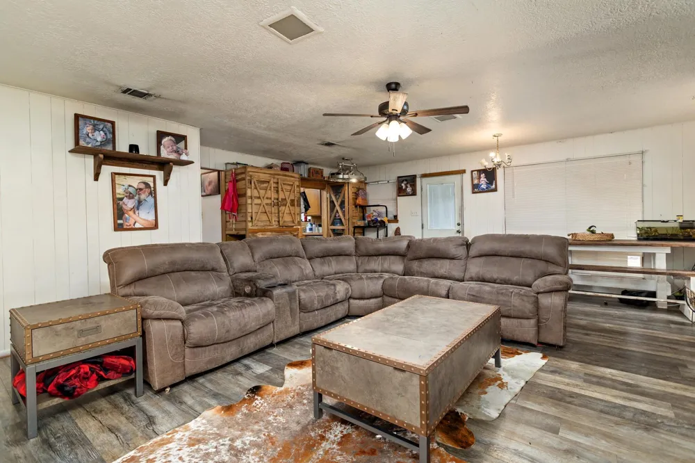 1589 Fm 163 Road Cleveland, TX 77327
