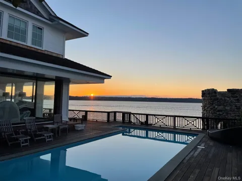336 Centre Island Road