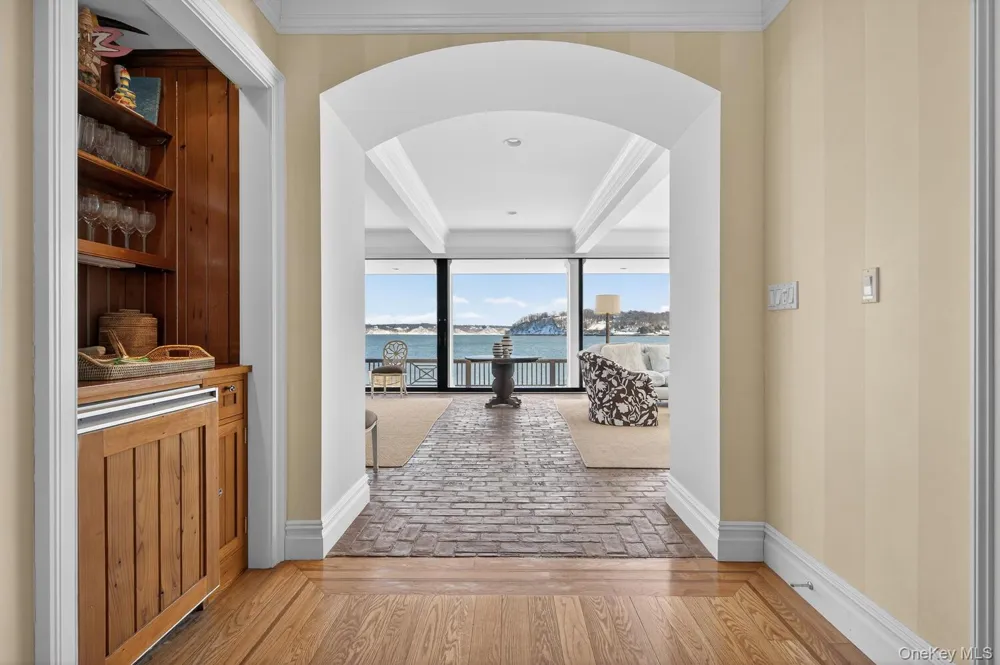 336 Centre Island Road Oyster Bay, NY 11771